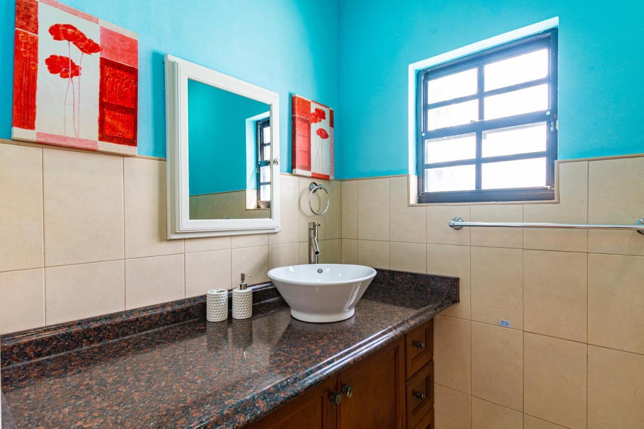 נסאו Caprice 14 - Oceanfront Villa - Gated Community With Pool מראה חיצוני תמונה